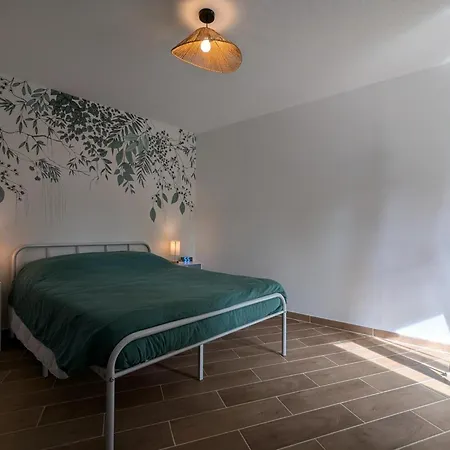 Casa vacanze 1 Avec Wifi Et Parking, Proche Theatre Gallo-romain - Fr-1-653-267